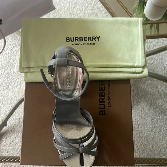 Burberry Woman's Heel - Picture 3 of 7